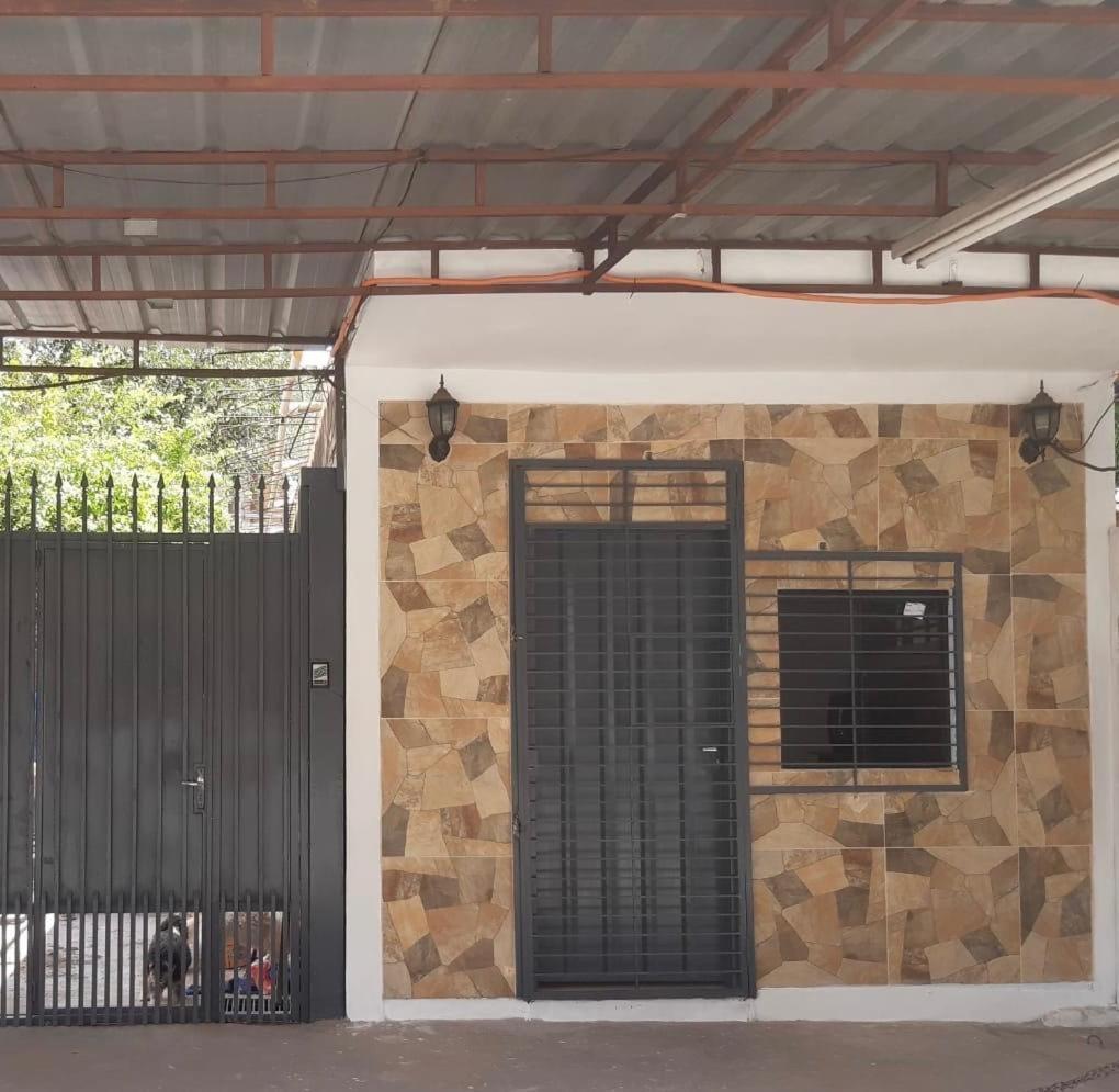 Monoambiente Semi Independiente En Asu-Py Asuncion Dış mekan fotoğraf